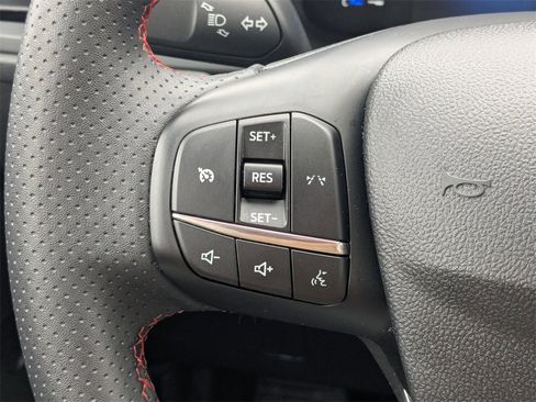 Used 2025 Ford Escape ST-Line image 18