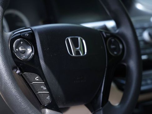 Used 2017 Honda Accord LX image 13