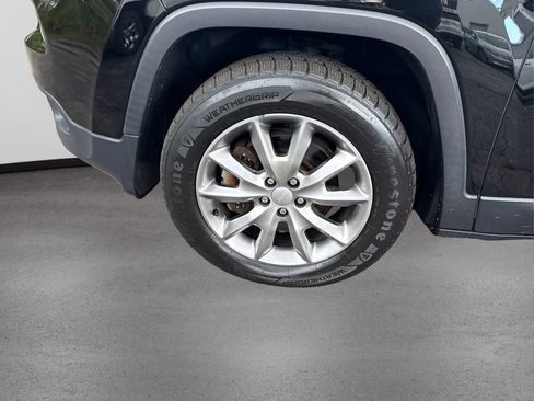 Used 2018 Jeep Cherokee Limited image 12