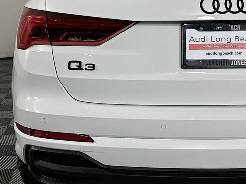 Used 2023 Audi Q3 2.0T Premium w/ Black Optic Sport Package image 17