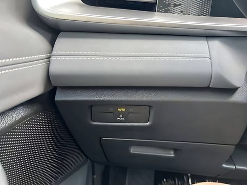 New 2026 Volkswagen Tiguan SE AWD/4WD image 29