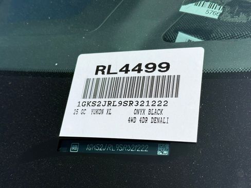 Used 2025 GMC Yukon XL Denali AWD/4WD image 9