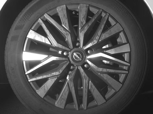 Used 2025 Nissan Altima 2.5 SV FWD image 13