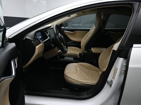Used 2013 Tesla Model S Performance image 11