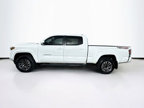 Used 2022 Toyota Tacoma TRD Sport w/ Technology Package AWD/4WD image 6