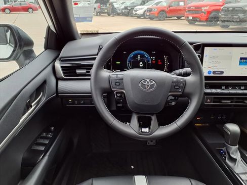 Certified 2025 Toyota Camry SE image 17