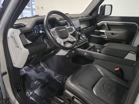 Used 2022 Land Rover Defender 90 S image 12