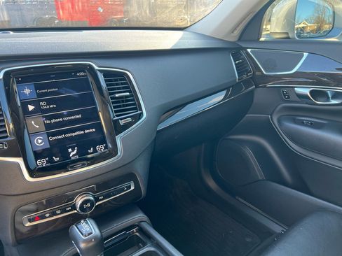 Used 2018 Volvo XC90 T5 Momentum w/ Convenience Package image 17