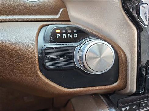 Used 2019 RAM 1500 Laramie RWD image 12