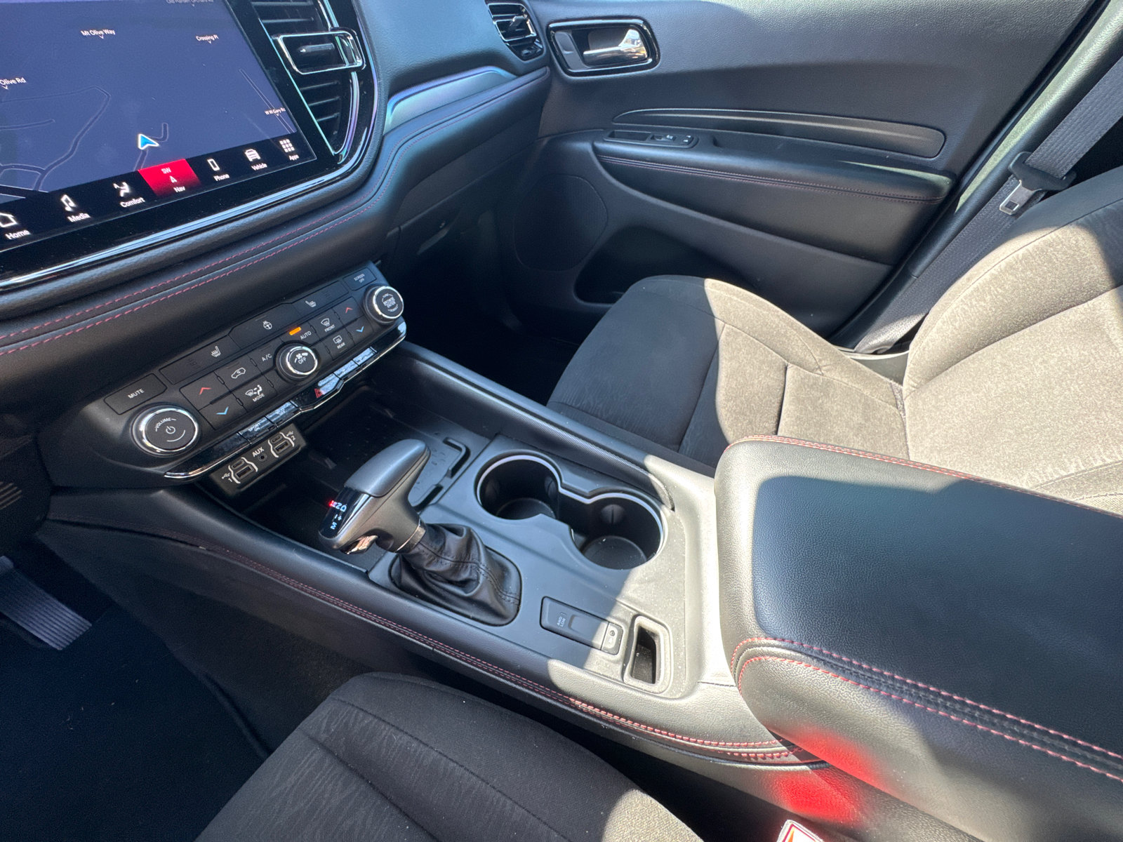 Certified 2025 Dodge Durango R/T w/ Blacktop Package AWD/4WD image 33