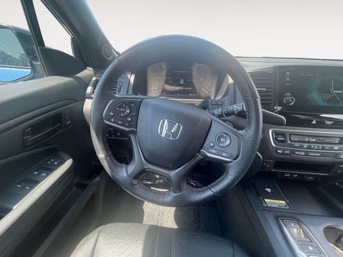 Certified 2025 Honda Passport TrailSport image 12