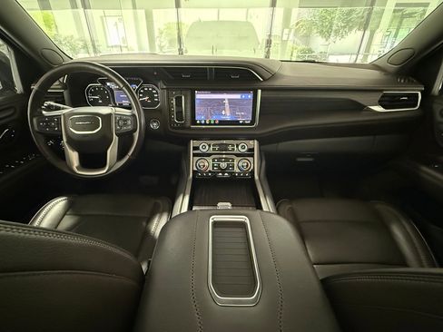 Used 2021 GMC Yukon Denali w/ LPO, Illumination Package RWD image 15