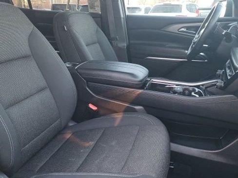 Used 2024 Chevrolet Traverse LT image 18
