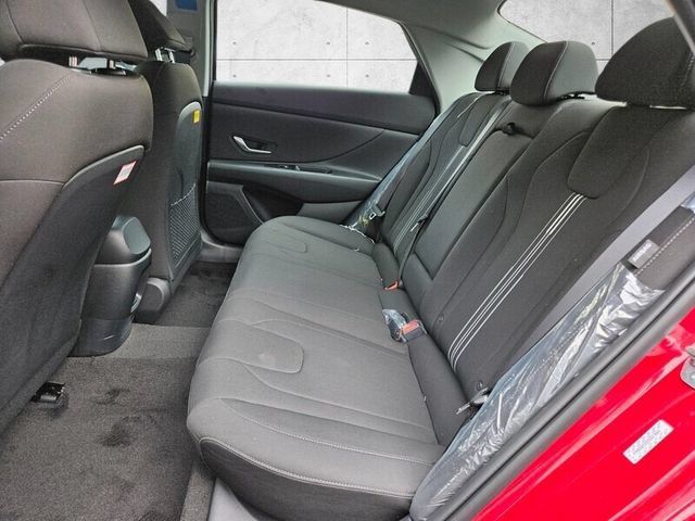 Certified 2025 Hyundai Elantra SEL FWD image 4