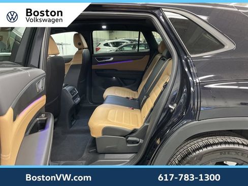 Used 2025 Volkswagen Atlas Cross Sport SEL R-Line image 10