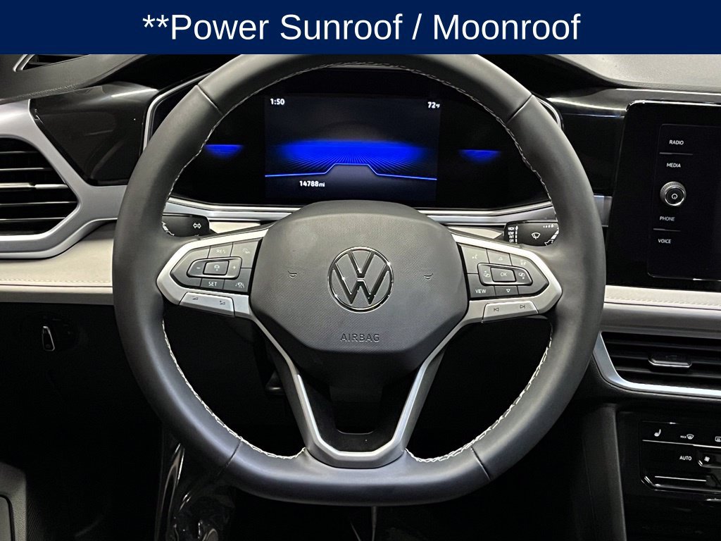 Used 2025 Volkswagen Taos SE w/ Panoramic Sunroof Package AWD/4WD image 9