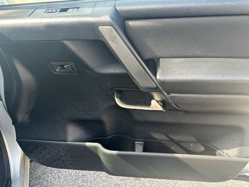 Used 2008 Nissan Titan XE w/ Preferred Pkg image 13