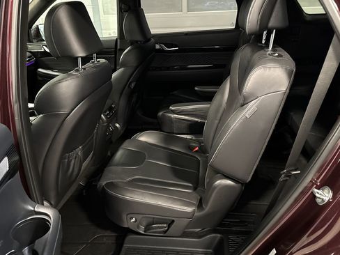 Used 2023 Hyundai Palisade Calligraphy image 8