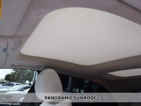 Used 2021 Mercedes-Benz E 350 Sedan w/ Premium Package image 4