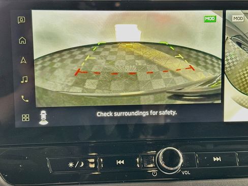 Used 2025 Mitsubishi Outlander SE FWD image 23