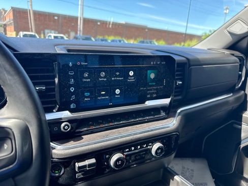 Used 2024 Chevrolet Silverado 1500 LTZ AWD/4WD image 22