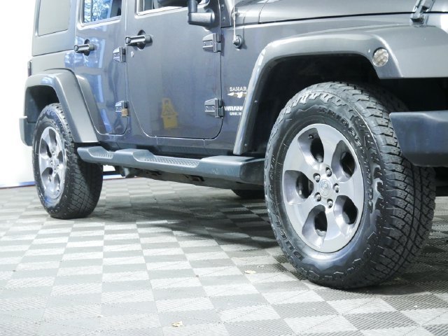 Used 2017 Jeep Wrangler Unlimited Sahara AWD/4WD image 8