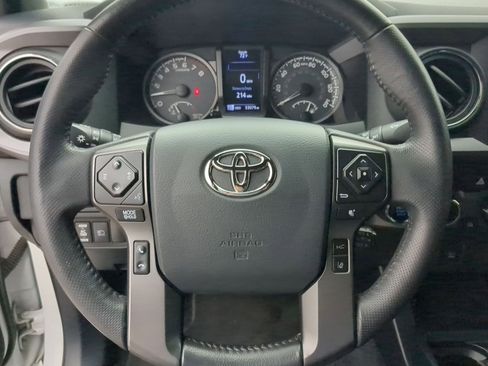 Used 2019 Toyota Tacoma TRD Off-Road image 13