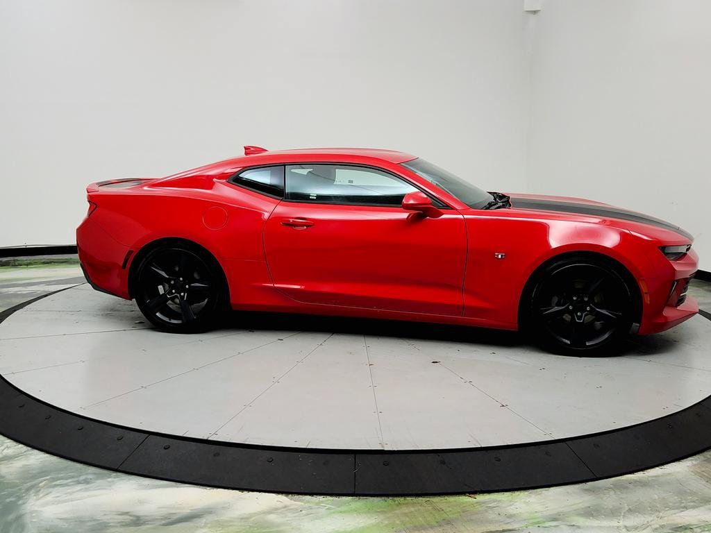 Used 2018 Chevrolet Camaro LT RWD image 4