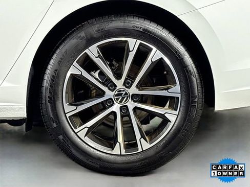 Certified 2024 Volkswagen Jetta Sport image 29