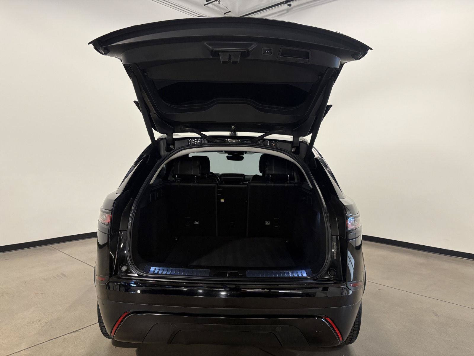 Used 2018 Land Rover Range Rover Velar S AWD/4WD image 37
