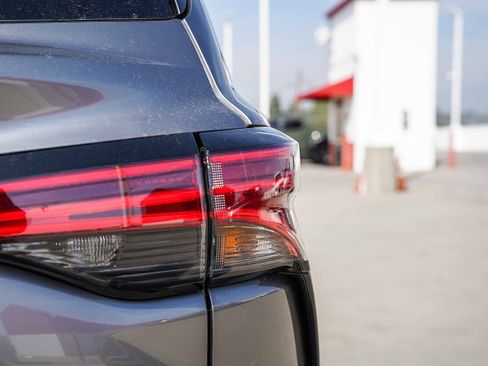 New 2026 Toyota Sienna Platinum image 12