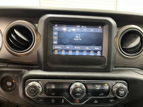 Used 2020 Jeep Gladiator Sport w/ Quick Order Package 24S AWD/4WD image 21