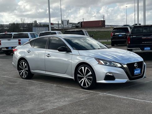 Used 2022 Nissan Altima 2.5 SR image 12