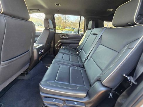 Used 2024 GMC Yukon XL SLT image 22