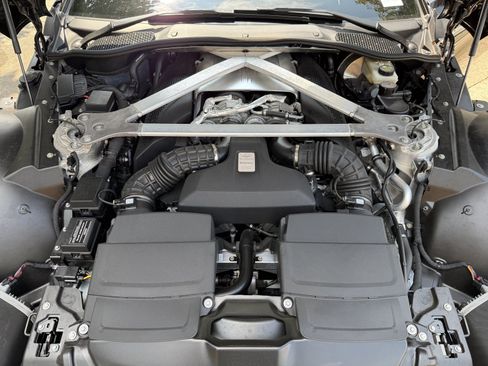 Used 2020 Aston Martin V8 Vantage Coupe RWD image 18