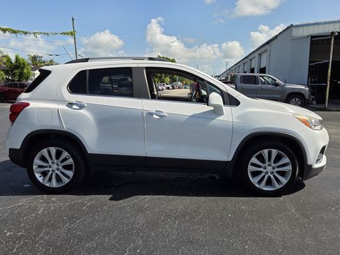 Used 2018 Chevrolet Trax Premier FWD image 6