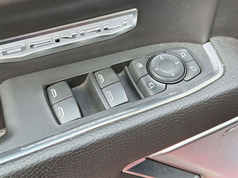Used 2022 GMC Sierra 1500 Denali w/ Denali Reserve Package image 12