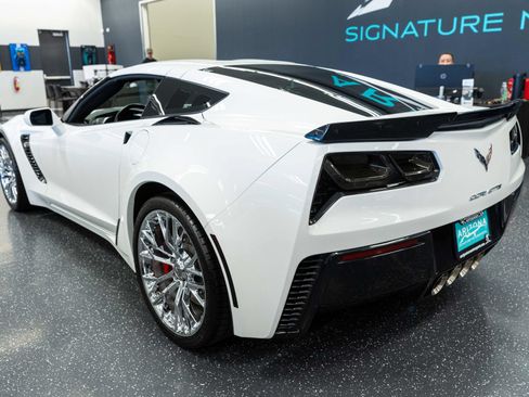 Used 2016 Chevrolet Corvette Z06 w/ Chrome Badge Package RWD image 8