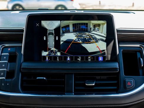 Used 2023 Chevrolet Tahoe Z71 w/ Off-Road Capability Package image 23