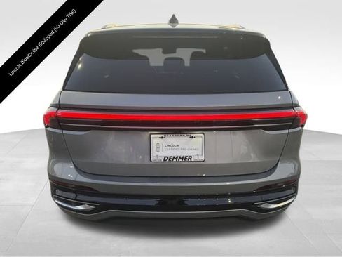 Used 2024 Lincoln Nautilus Reserve image 5