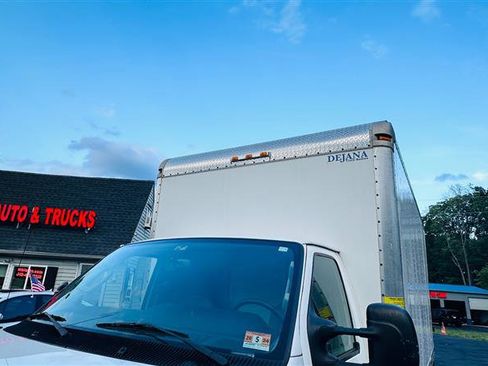 Used 2018 Ford E-350 and Econoline 350 Super Duty w/ Power Windows & Locks Group image 20