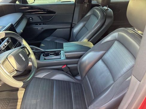 Used 2024 Lincoln Nautilus Reserve w/ Equipment Group 202A image 11