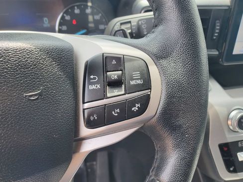 Used 2021 Ford Explorer XLT w/ Equipment Group 202A AWD/4WD image 22