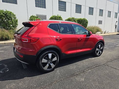 Used 2019 Volvo XC40 T5 Momentum AWD/4WD image 8