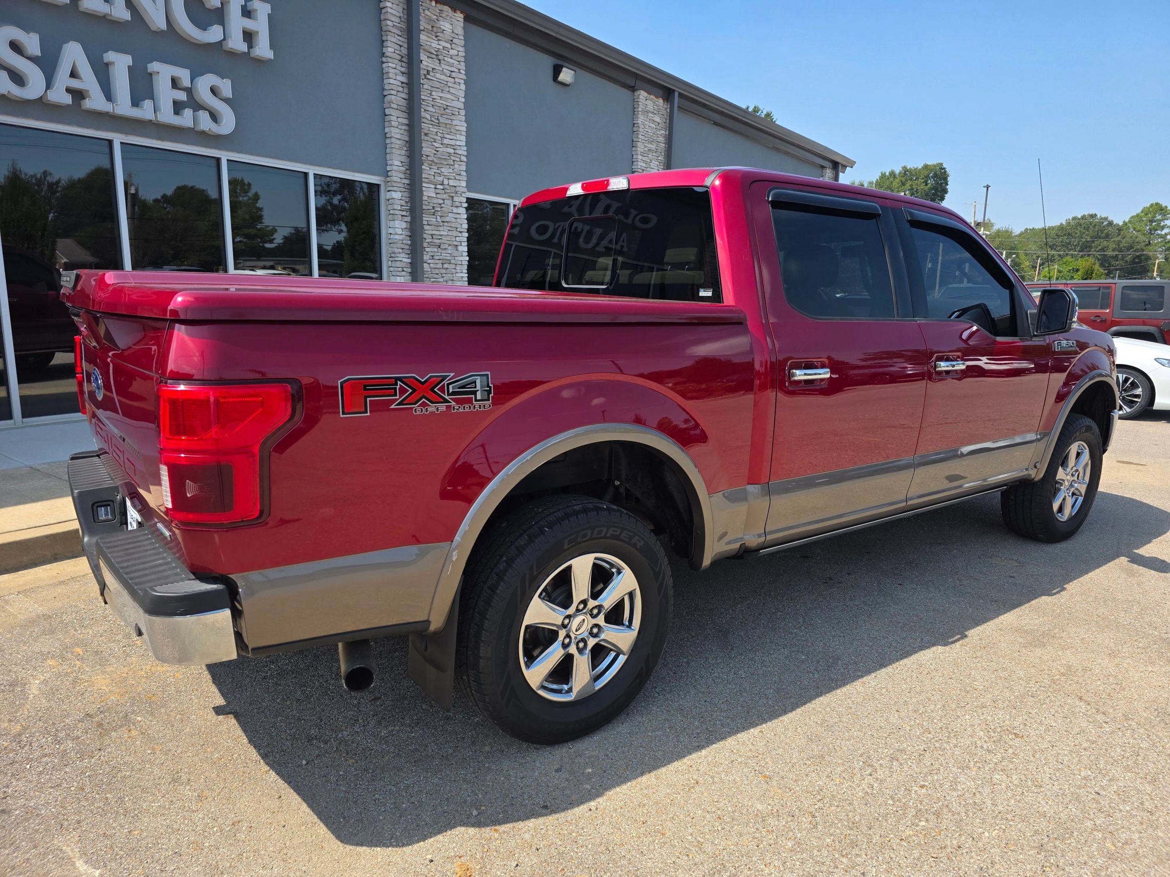 Used 2019 Ford F150 Lariat w/ Equipment Group 502A Luxury AWD/4WD image 2