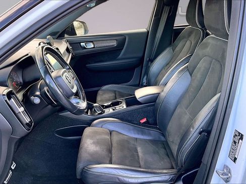 Used 2019 Volvo XC40 T5 R-Design image 25