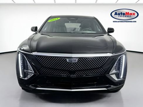Used 2024 Cadillac Lyriq Tech AWD/4WD image 2