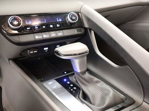 Used 2025 Hyundai Elantra Sport image 9