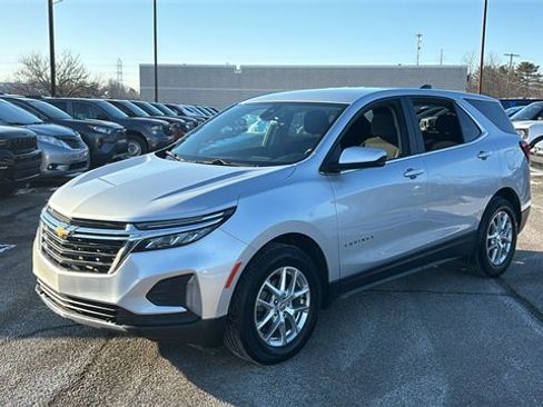 Used 2022 Chevrolet Equinox LT image 2