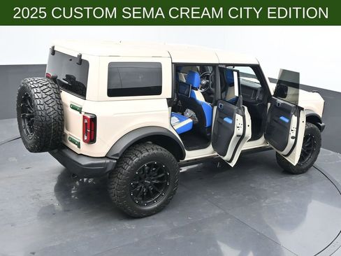 New 2025 Ford Bronco Badlands image 59